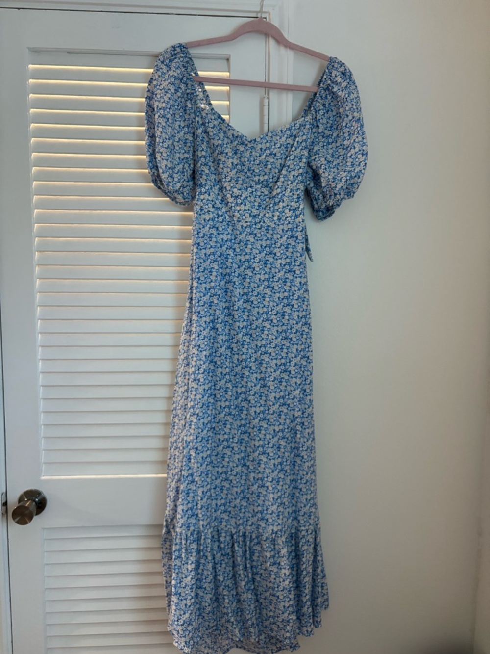Blue Floral Puff-Sleeve Maxi Dress